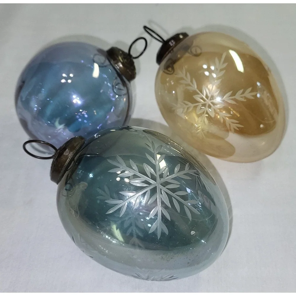 Vintage Hand‑Blown Glass Christmas Ornaments Etched Snowflake German/Czech MCM